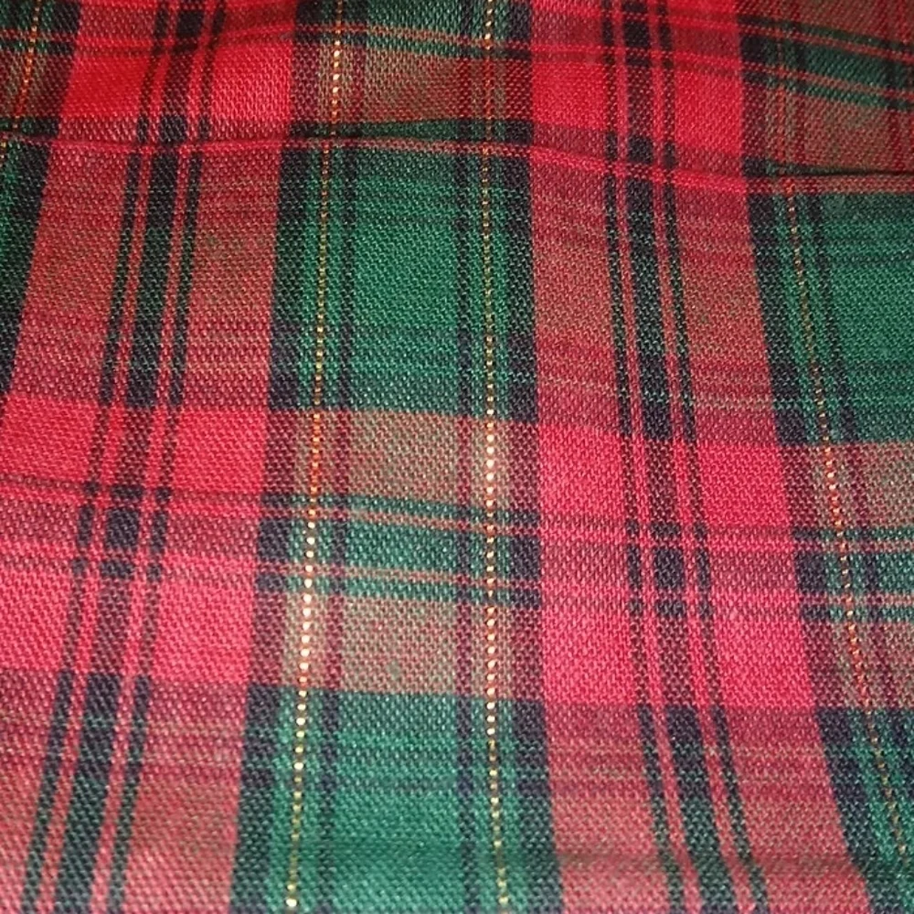 Holiday tablecloth,apron& pot holders